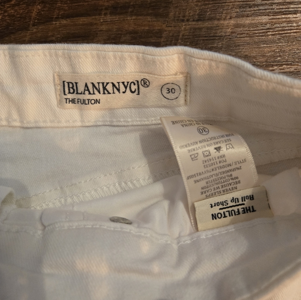 Shorts - Picture 5 of 6